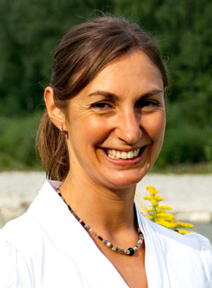 Portrait Dr. Carolin Ruoss